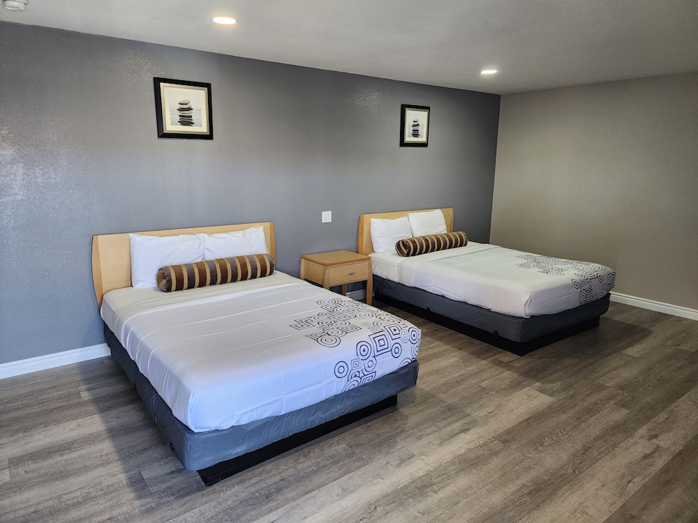 Room, 2 Queen Beds