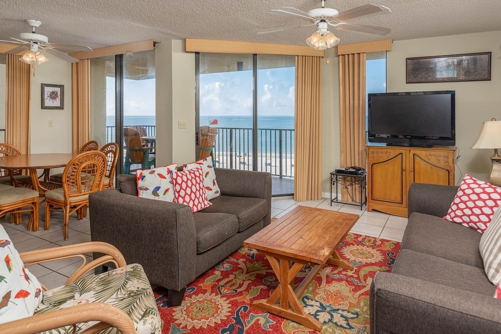 Condo, 3 Bedrooms