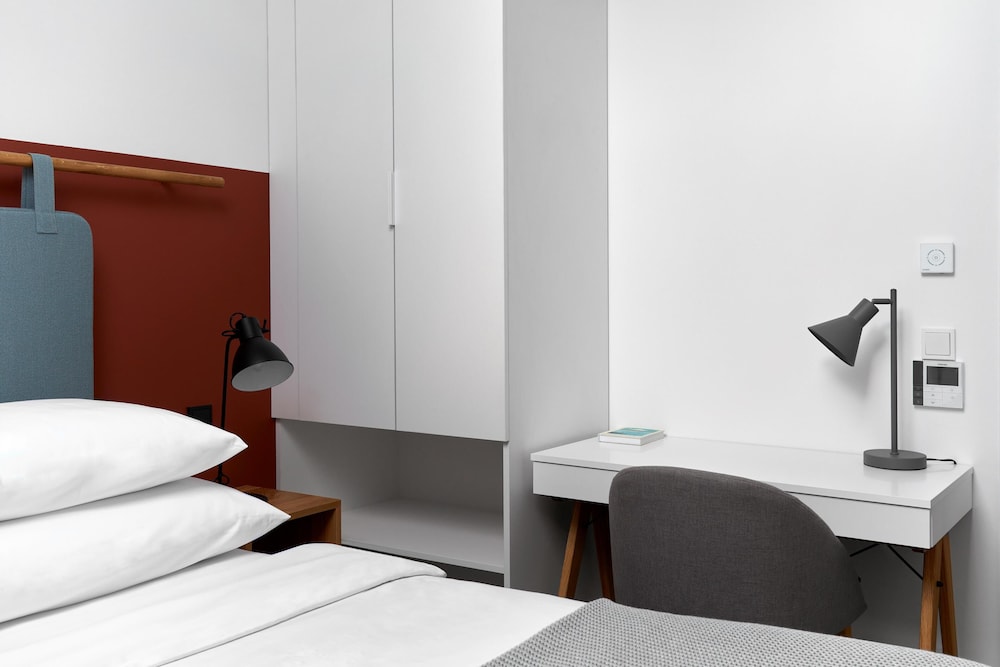 Three Bedroom Apartment with Mezzanine - Photo 9
