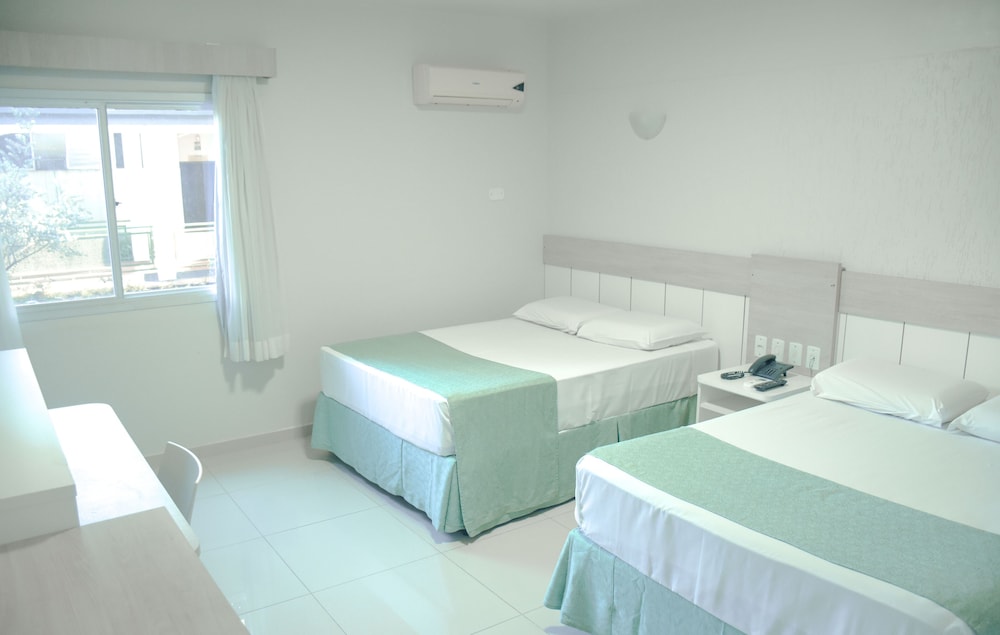 Standard Room, 2 Double Beds - Photo 7