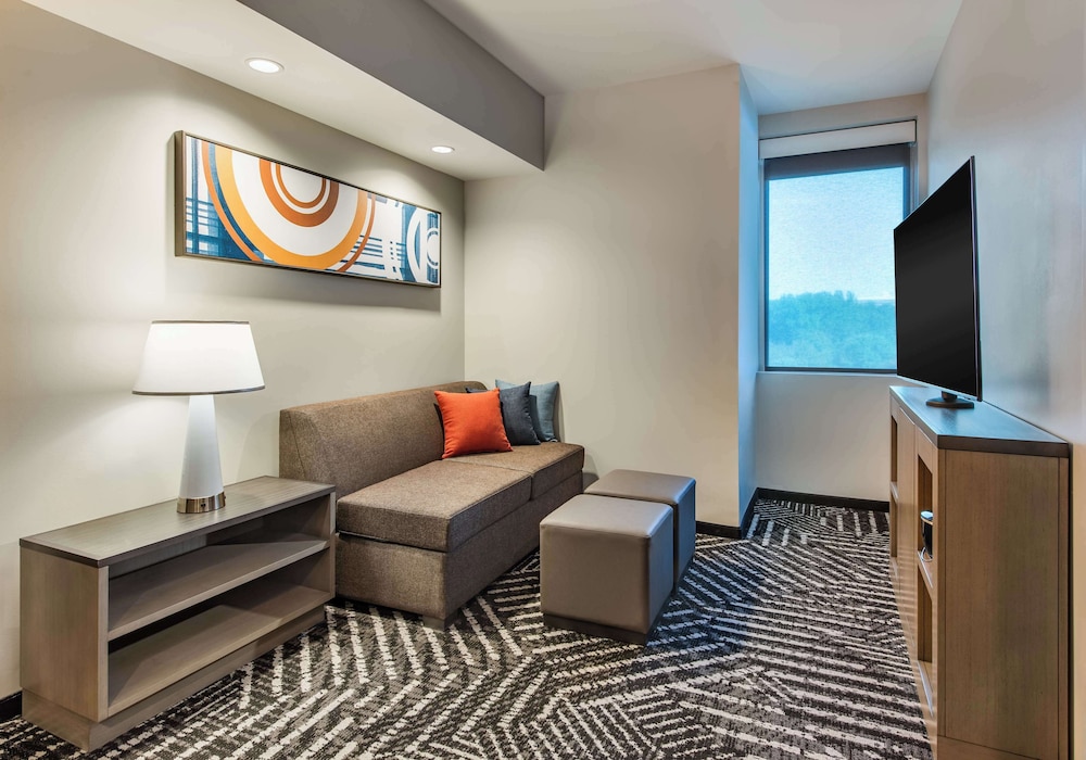 Suite, 2 Queen Beds, Kitchen - Photo 2