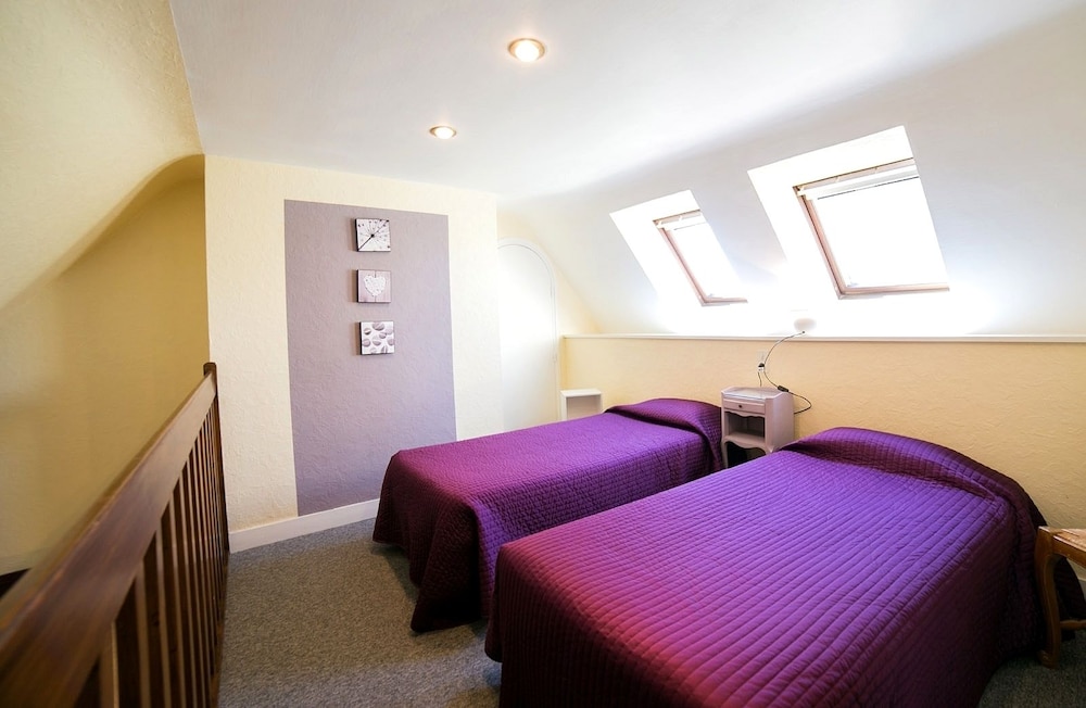Standard Quadruple Room, 3 Bedrooms photo 2