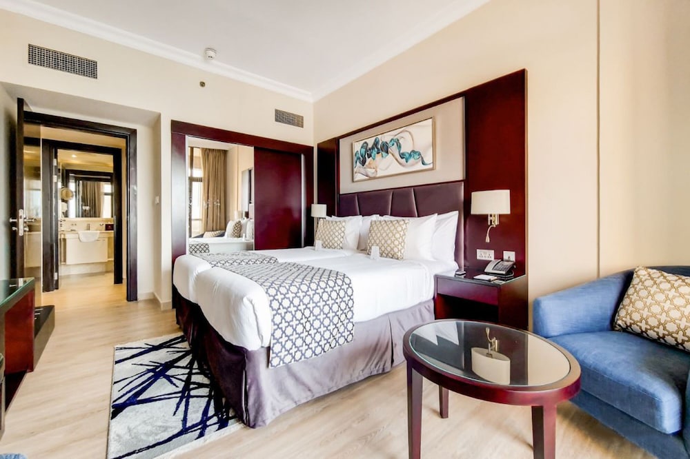 Two Bedroom Apartment with City View photo 3