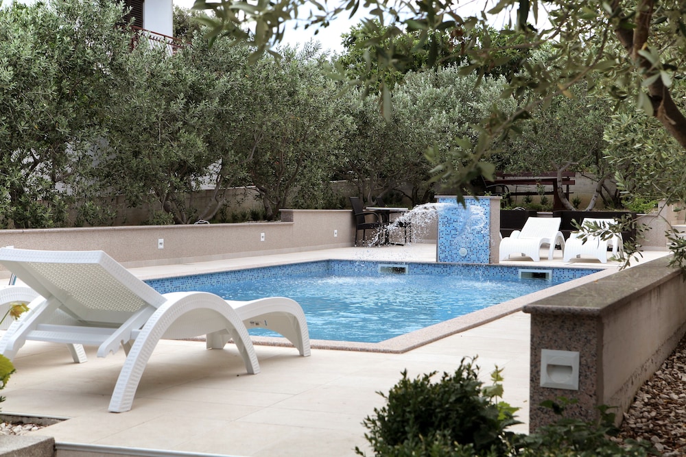 One Bedroom Apartment Annex With Terrace photo 2