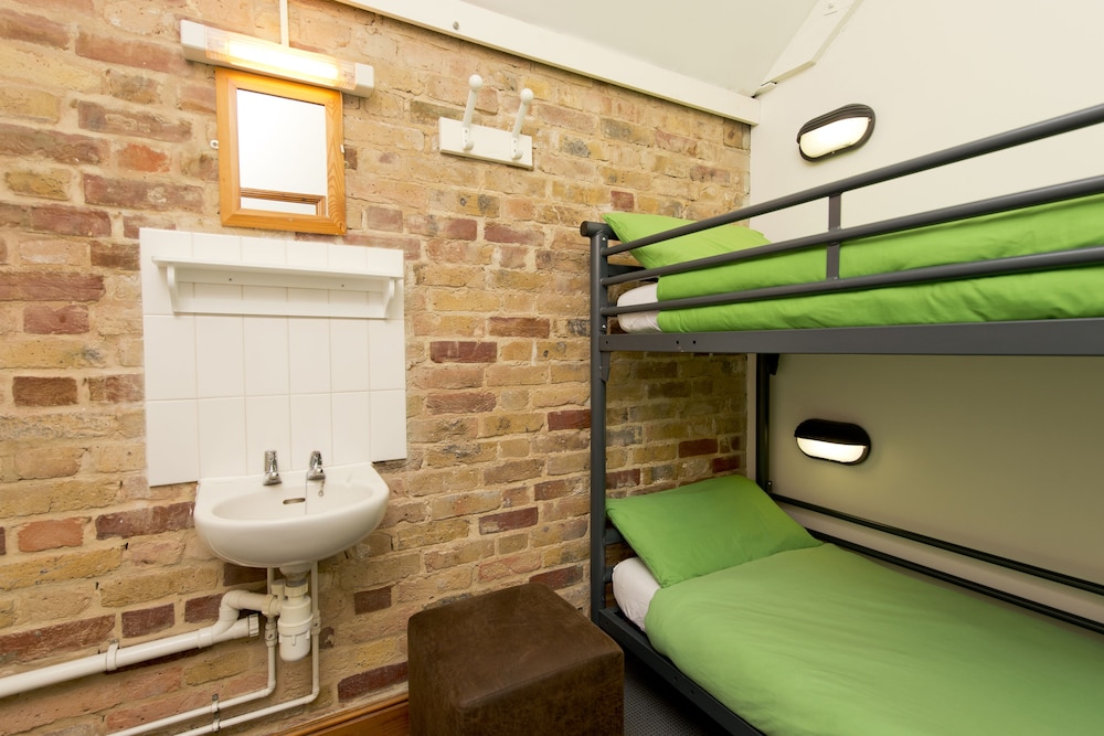 Room (2 Bed Private) photo 2