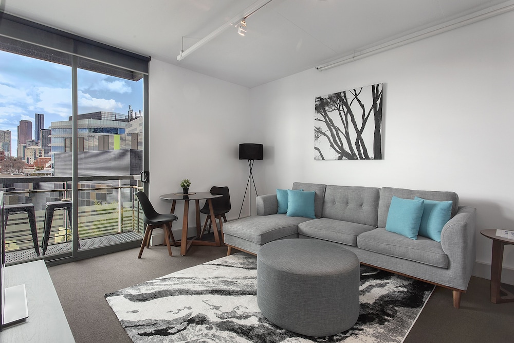 Deluxe Studio Apartment