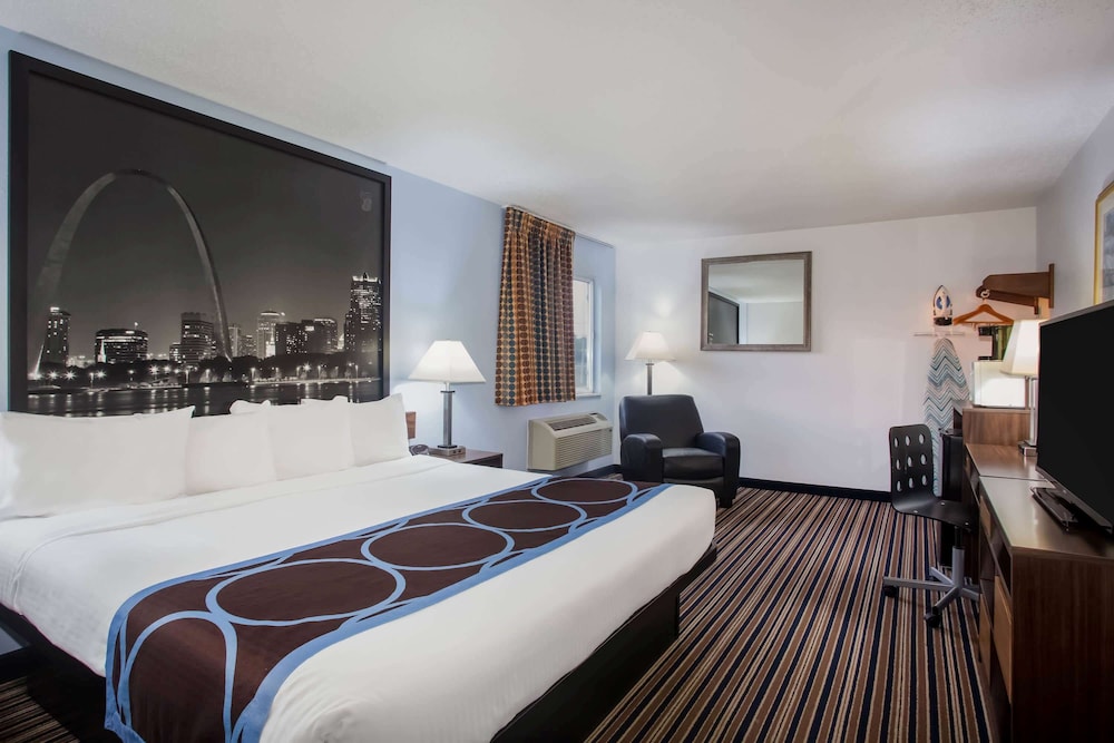 Studio Suite, 1 King Bed, Non Smoking - Photo 1