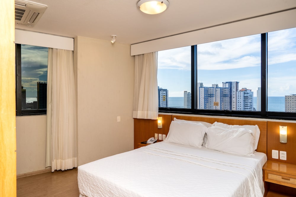 Suite - Photo 11