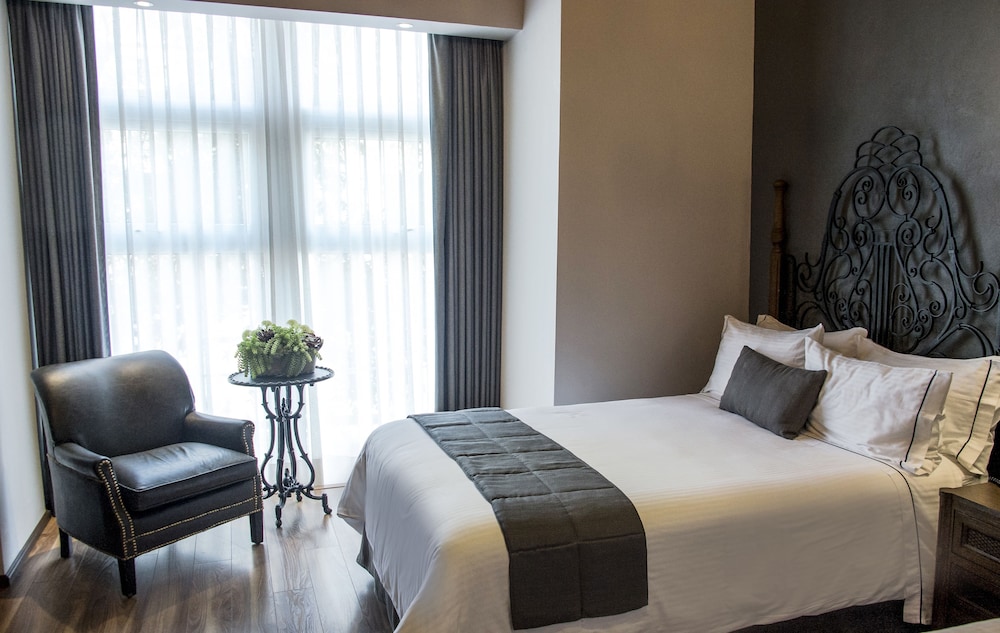 Family Room, 2 Double Beds thumbnail 5