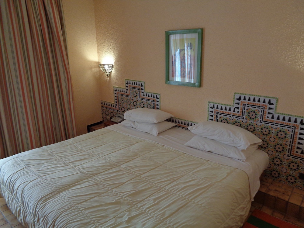 Standard Double or Twin Room, Pool View