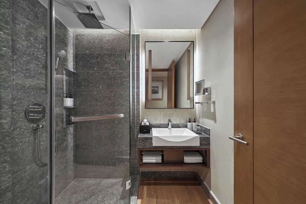 Room, 2 Bedrooms (Residence) thumbnail 5