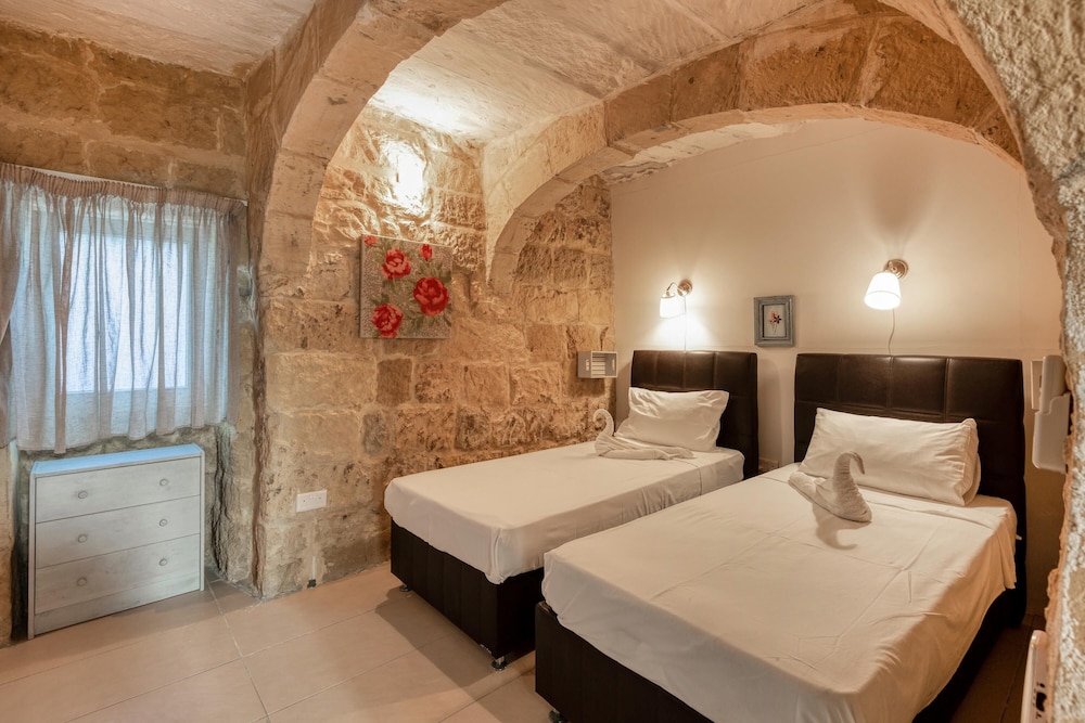 Family Townhome, 3 Bedrooms (Ta'Patee Pool Farmhouse in Gozo) photo 3