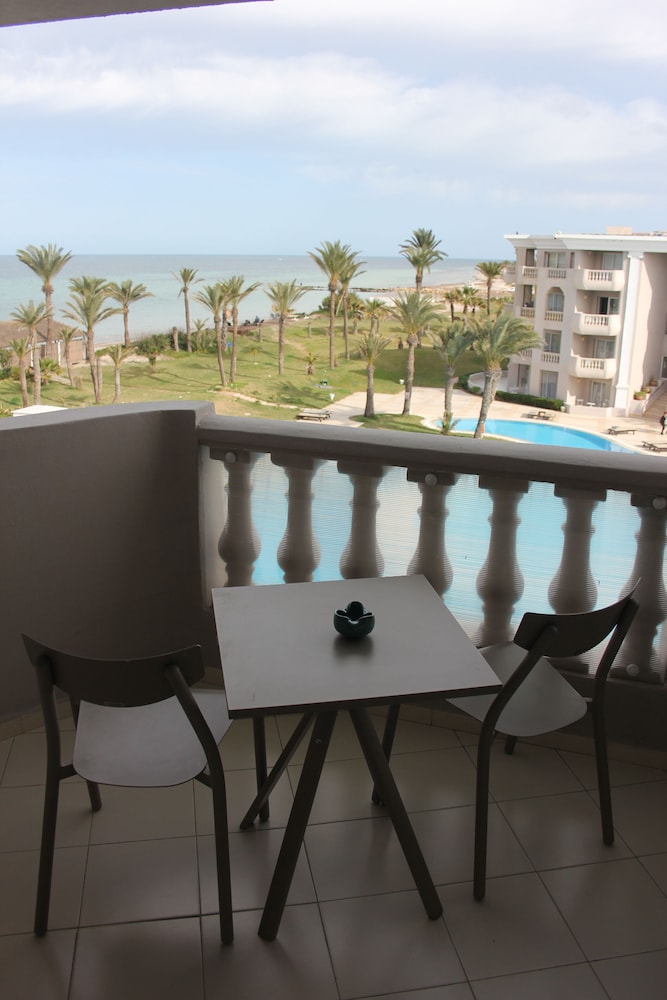 Single Room, Sea View
