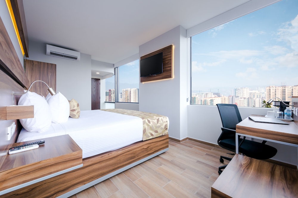 Standard Room, 1 King Bed, Non Smoking - Photo 2