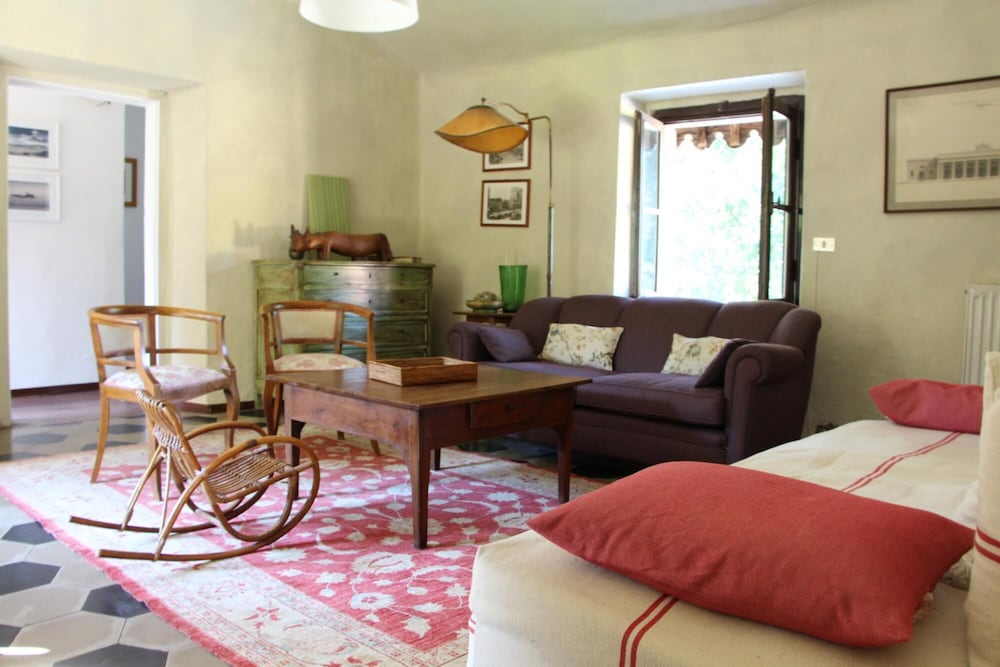 Villa photo 2