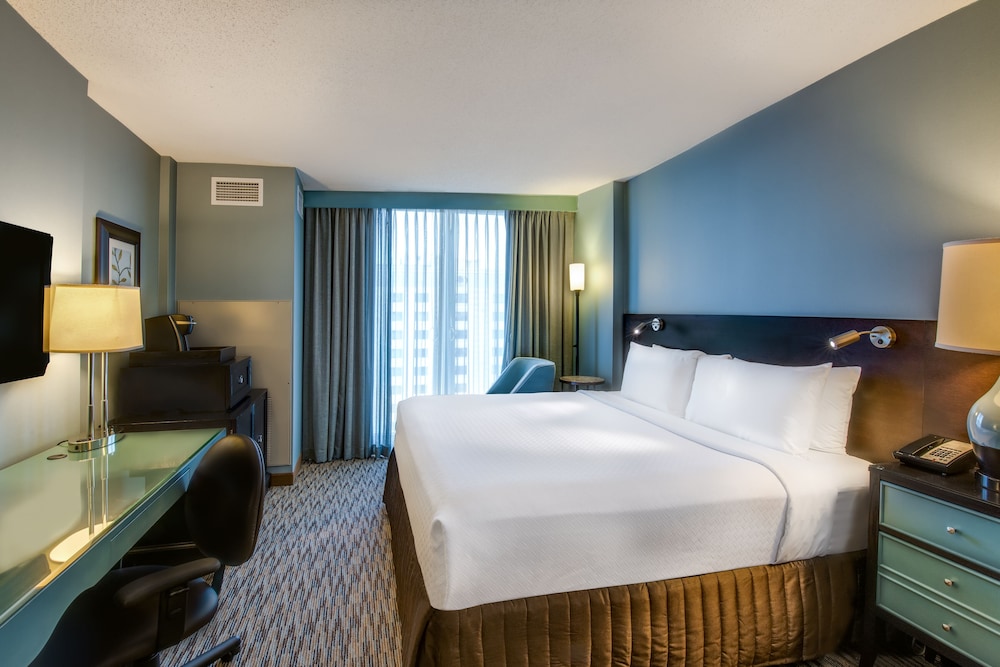 Standard Room, 1 King Bed, Accessible (Communications) photo 2