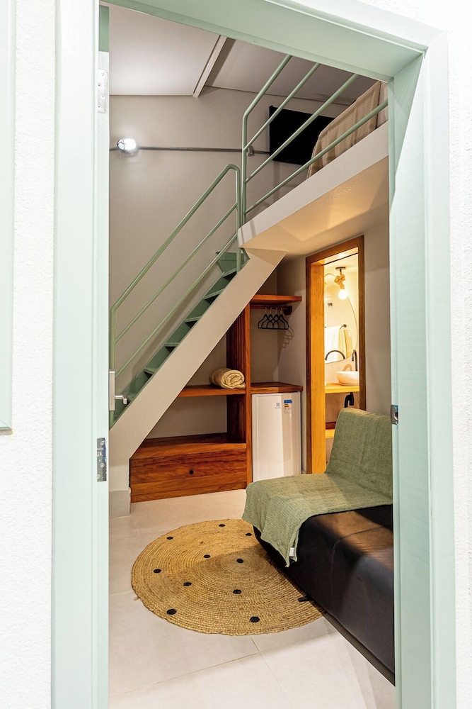 Triple Room thumbnail 5
