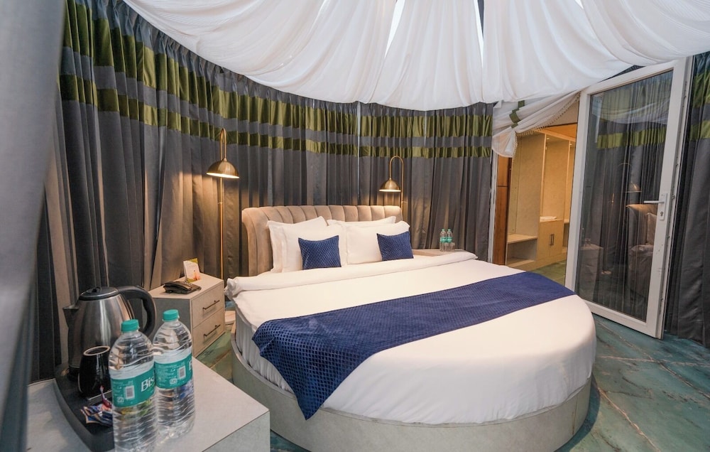 Honeymoon Room photo 3