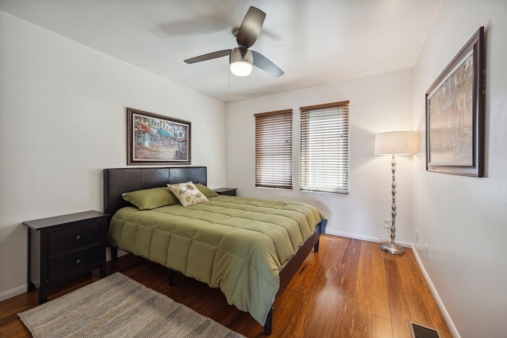 Condo, 2 Bedrooms
