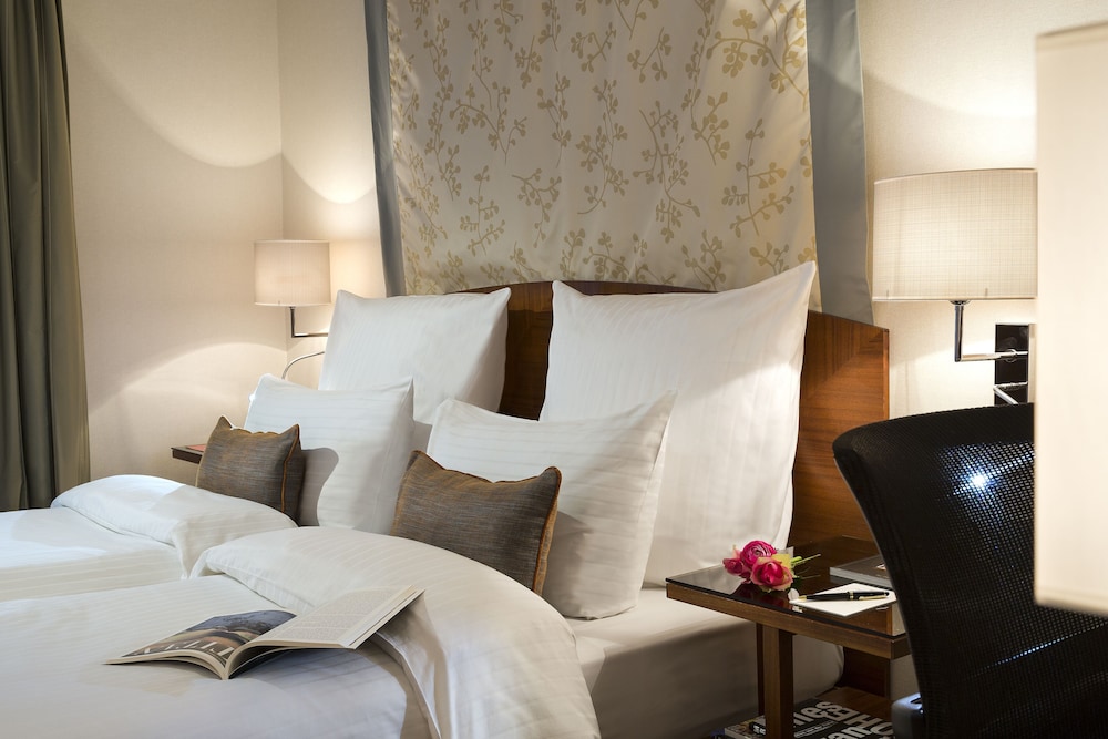 Premium Twin Room, 2 Twin Beds, Bathtub photo 1