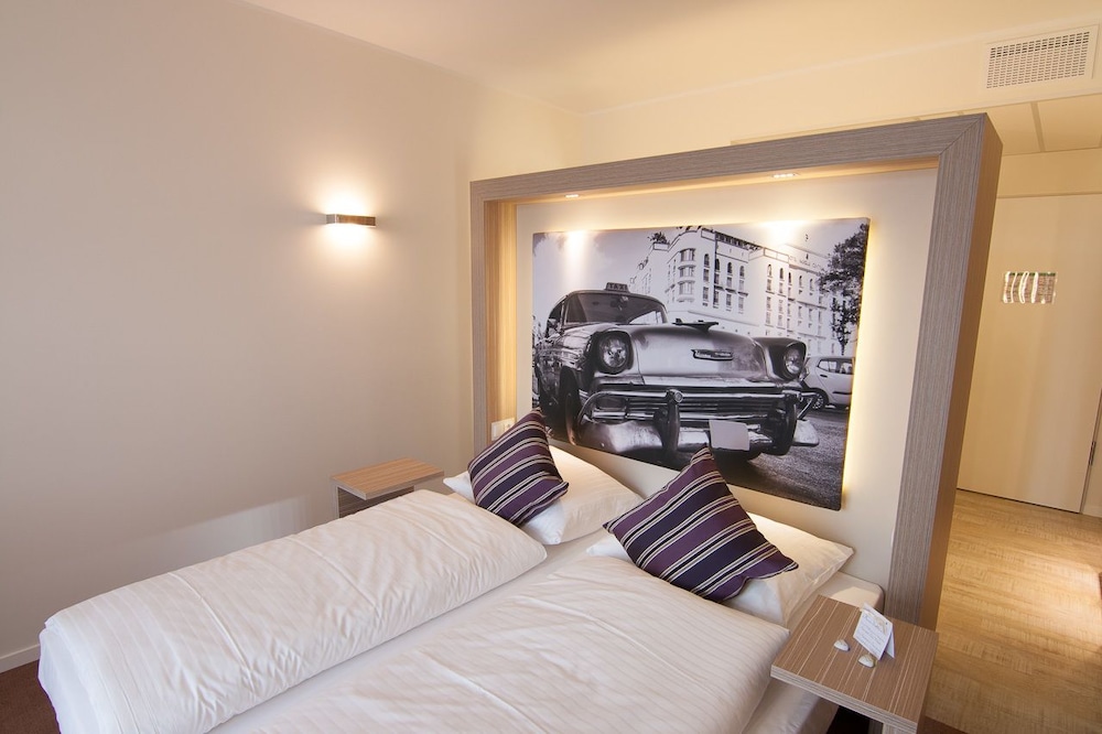 Standard Double Room photo 2
