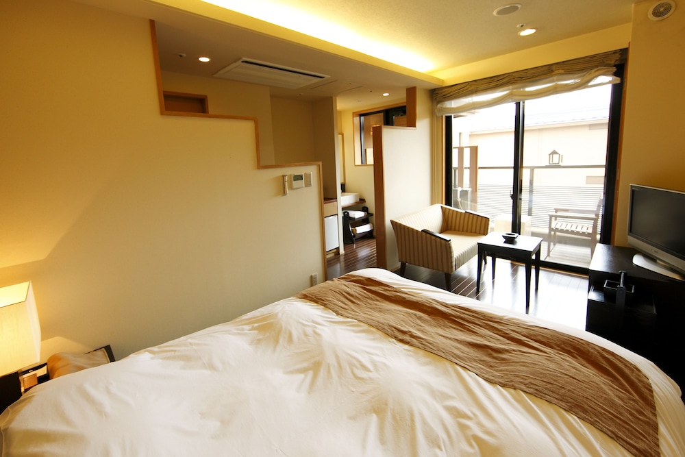 Double Room, For 2 People, Private Open-Air Bath - Photo 4