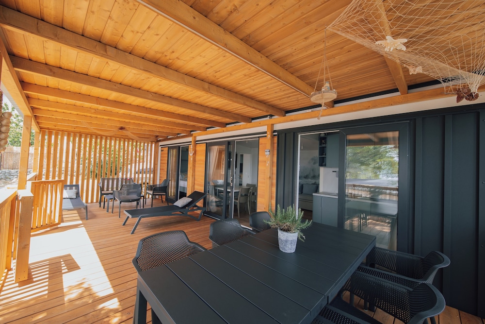 Comfort Mobile Home, Patio