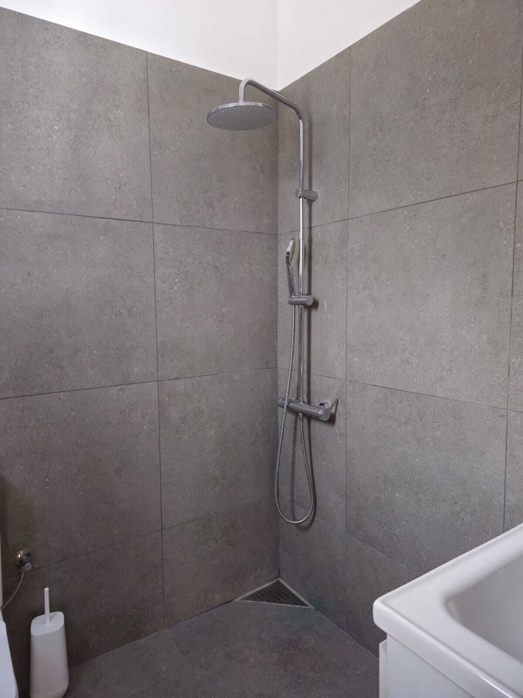 One Bedroom Apartment for 4 people A photo 2