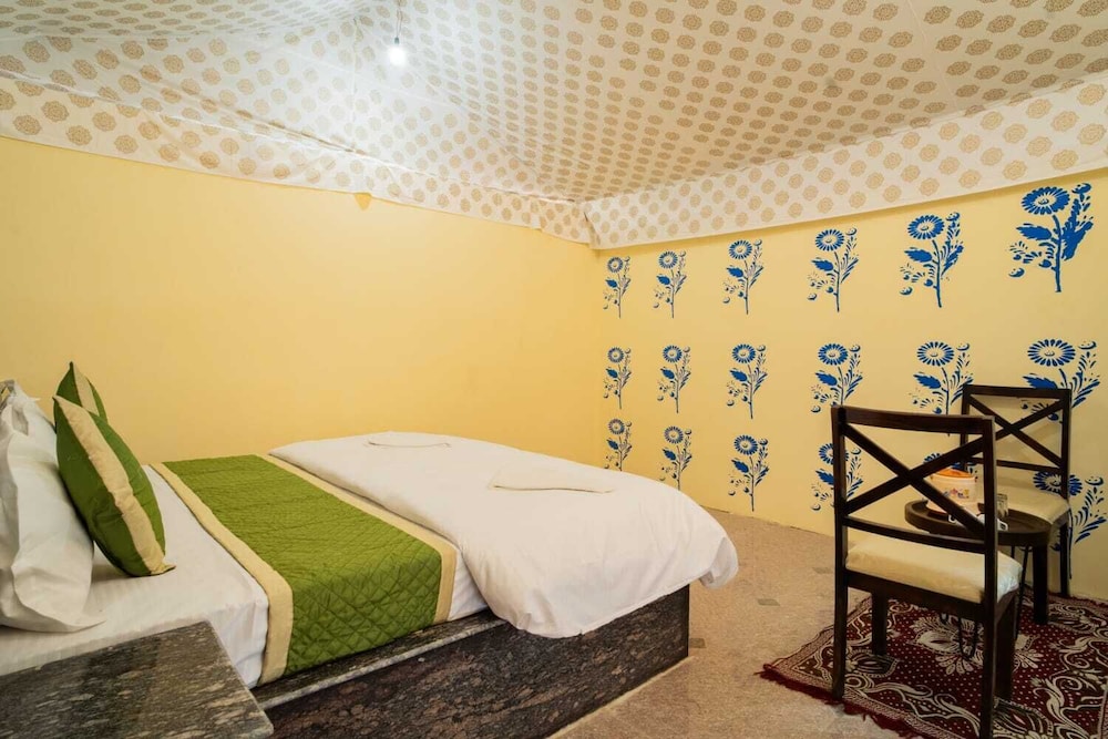 Deluxe Double or Twin Room, Desert View
