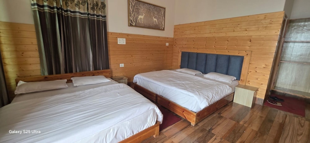 Quadruple Room, Mountain View photo 2