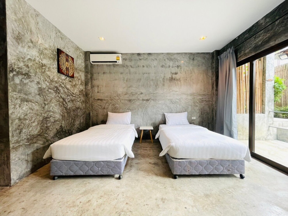 Standard Twin Room - Photo 8