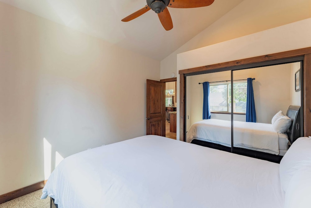 House (4 Bedrooms)