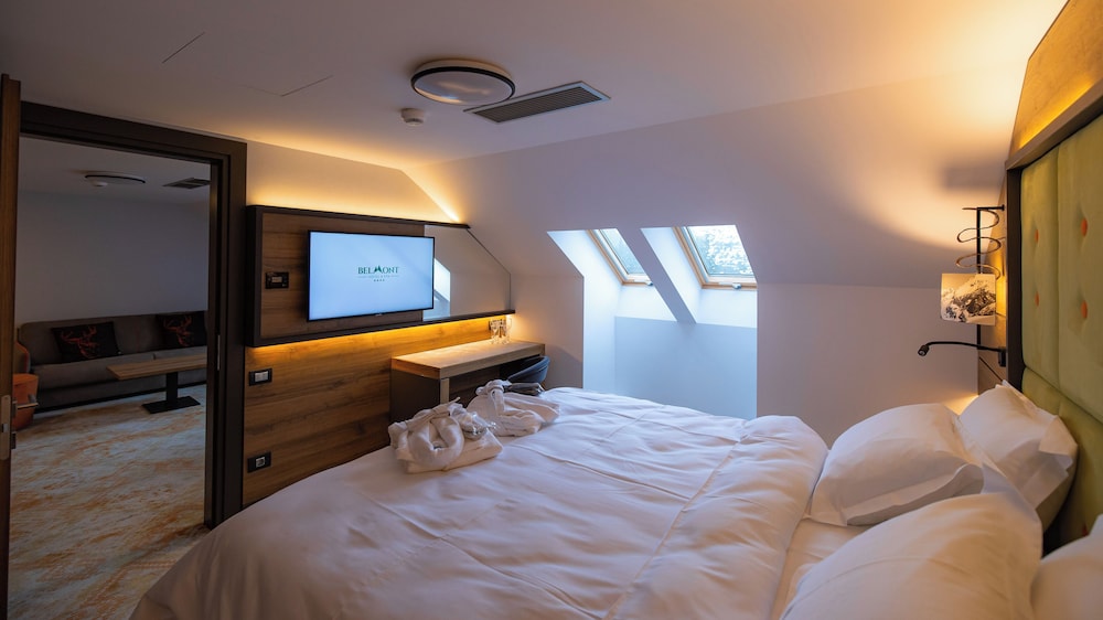 Superior Penthouse, Hill View