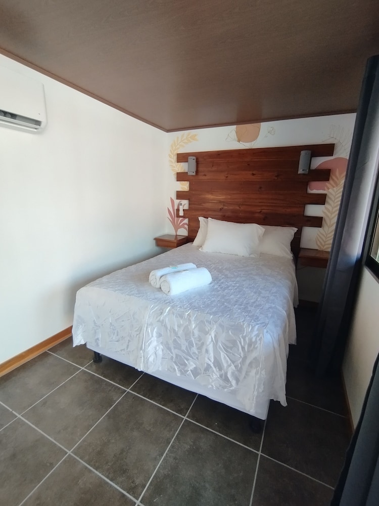 Basic Cabin, 2 Double Beds photo 1
