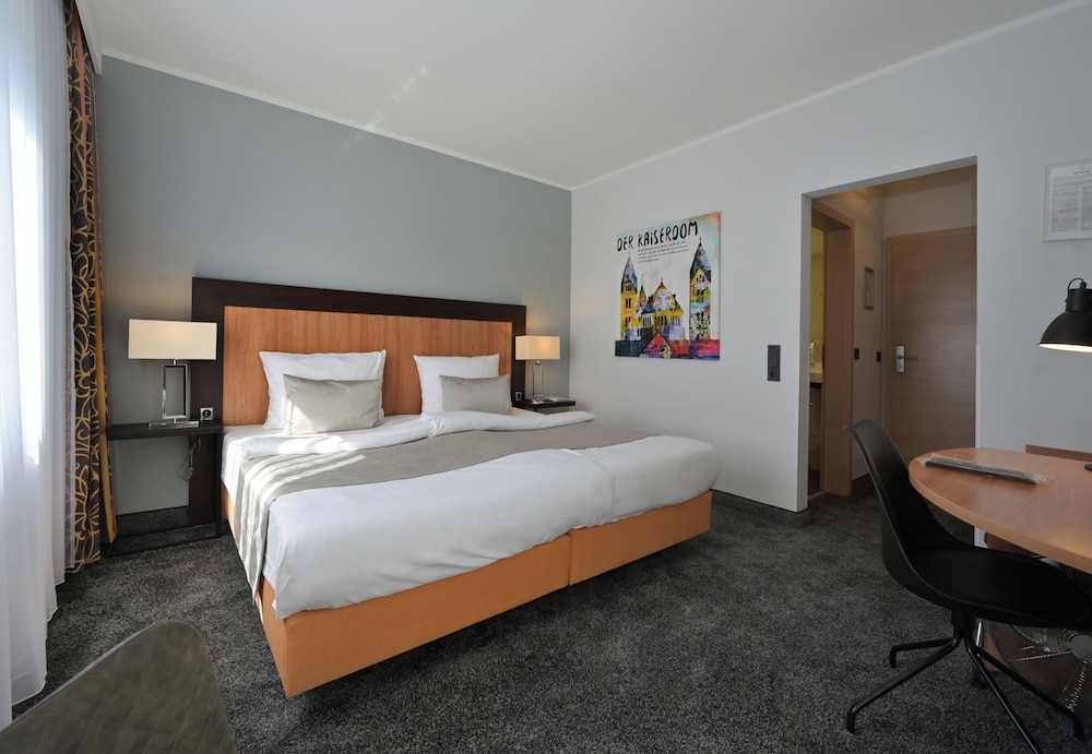 Comfort Room - Size: M(edium) photo 1