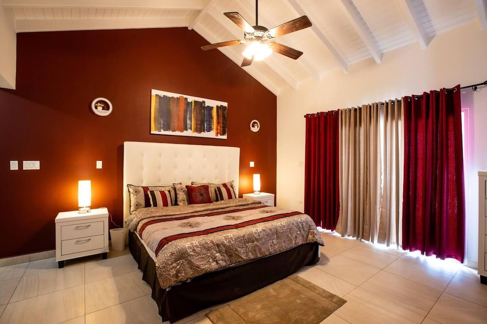 Villa photo 3