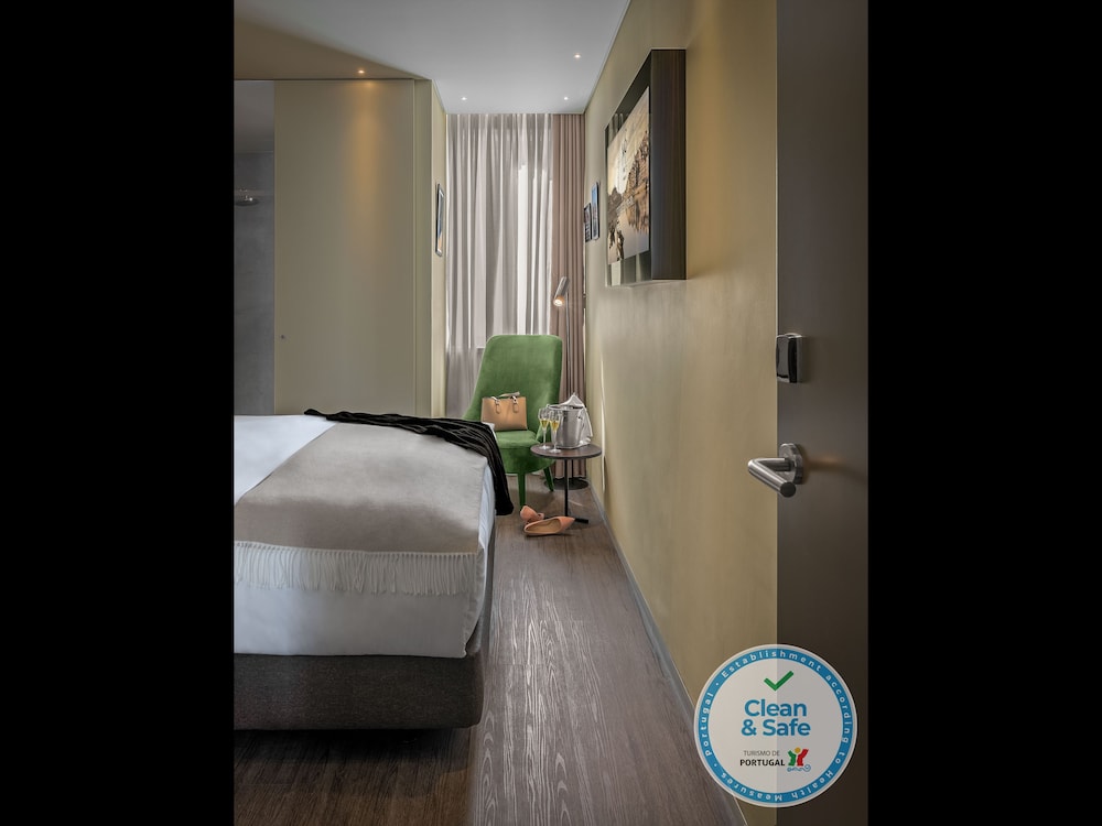 Basic Single Room thumbnail 6