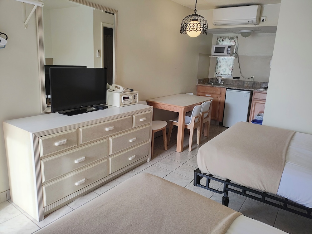 Standard Room, Pool View (Type 3) photo 3