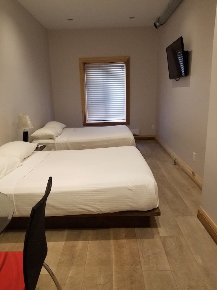 Superior 2 Queen Beds