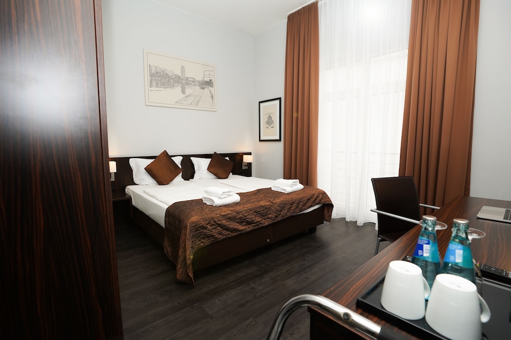 Family Studio Suite - Photo 6
