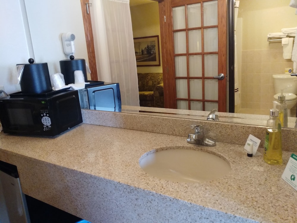 Suite, 2 Bedrooms photo 2