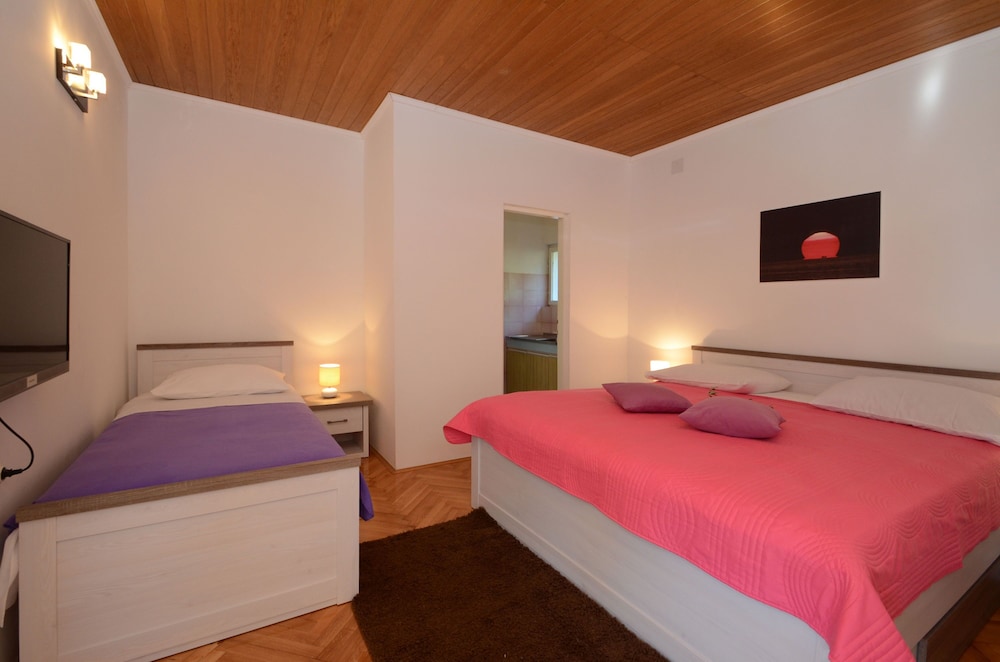 Apartment (Two Bedroom Apt with Terrace) photo 2