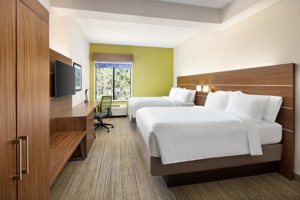 Standard Room, 2 Queen Beds - Photo 1