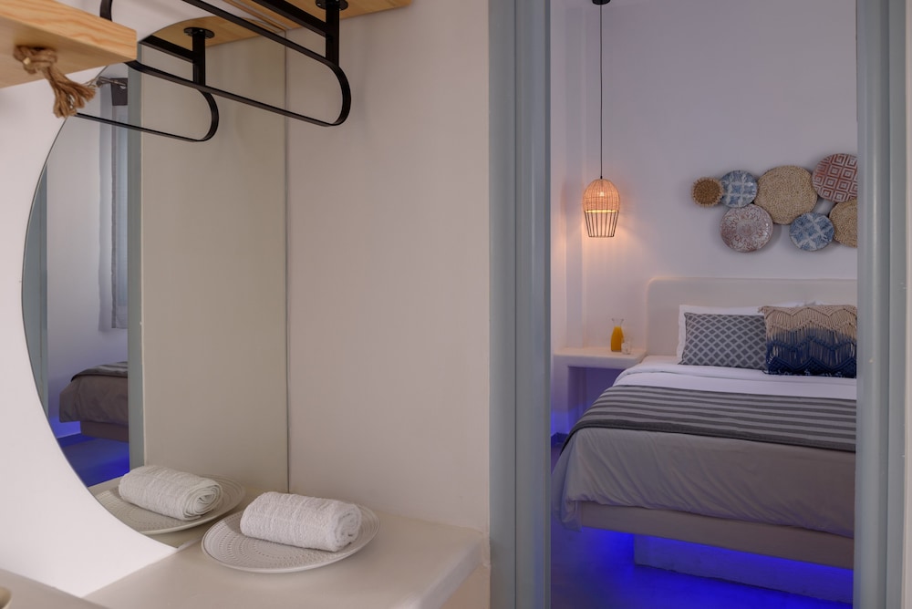 Premium Suite with Hot Tub and Sea View