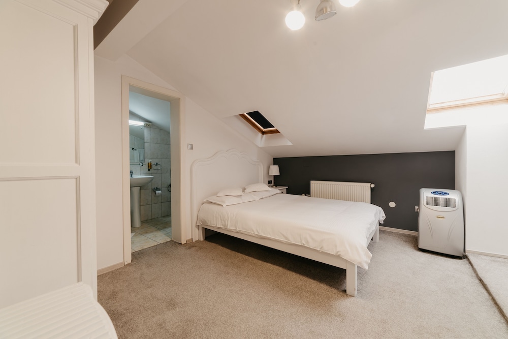 Standard Double Room photo 3