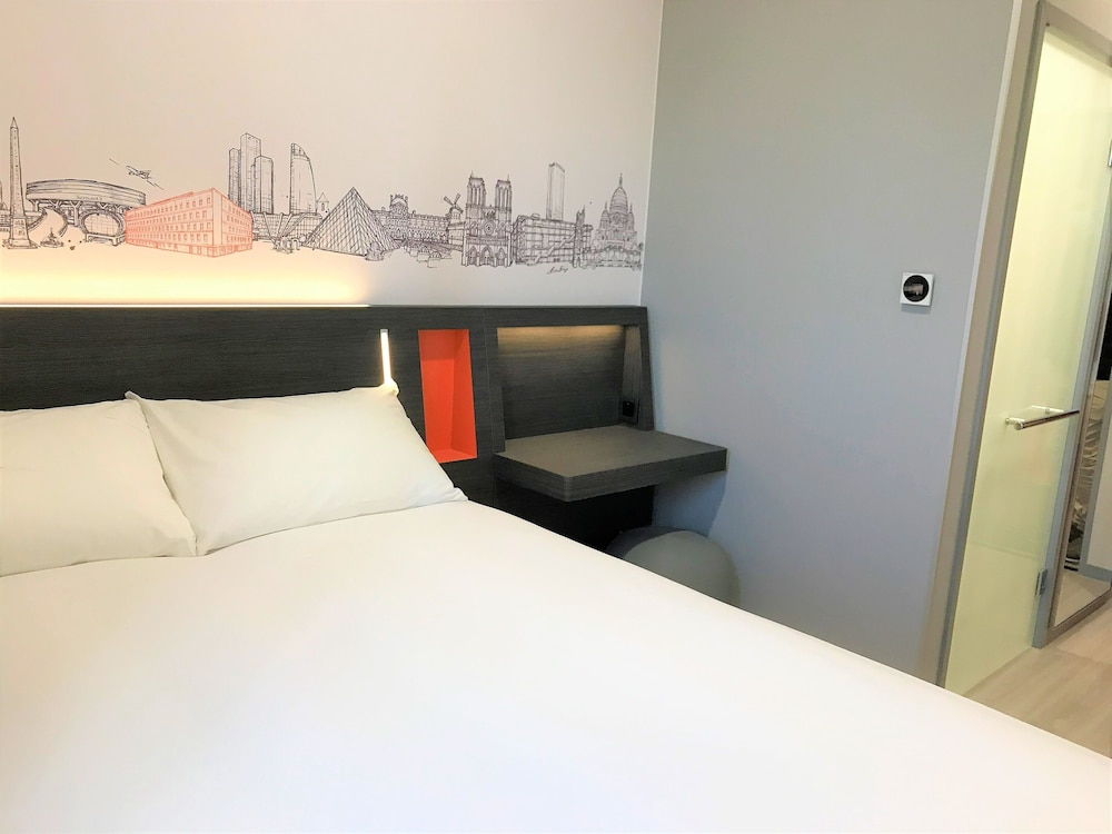 Double Room with Window - Photo 7