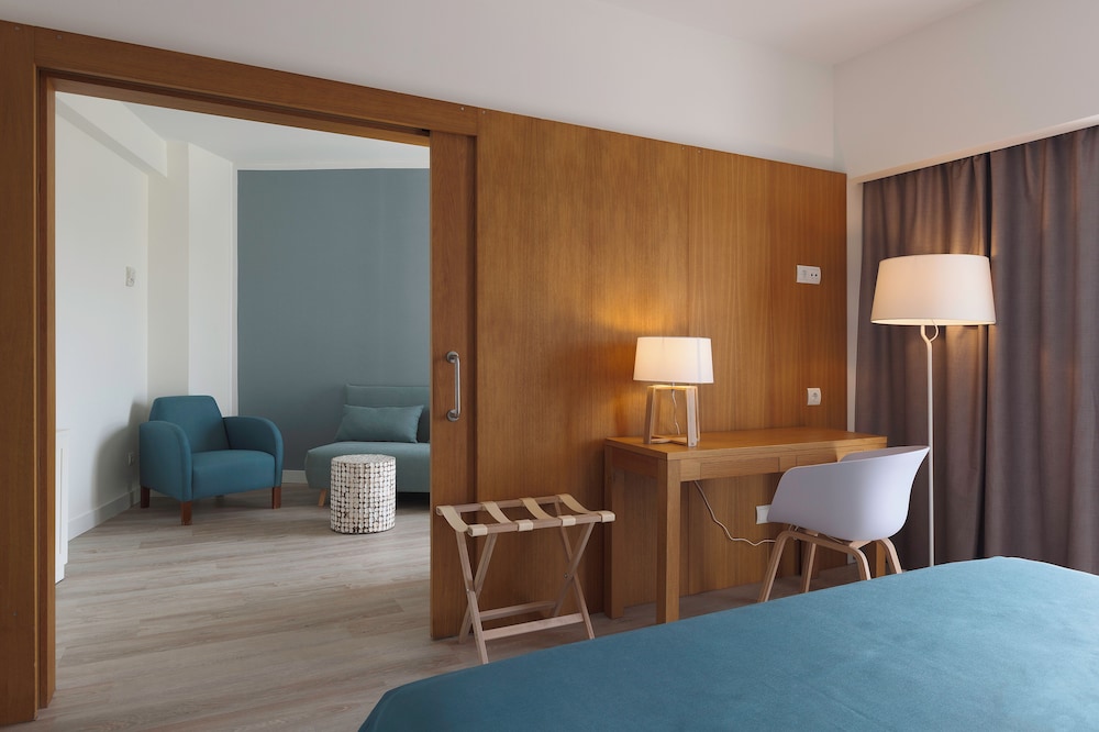 Junior Suite, Sea View (2 Adults) - Photo 3