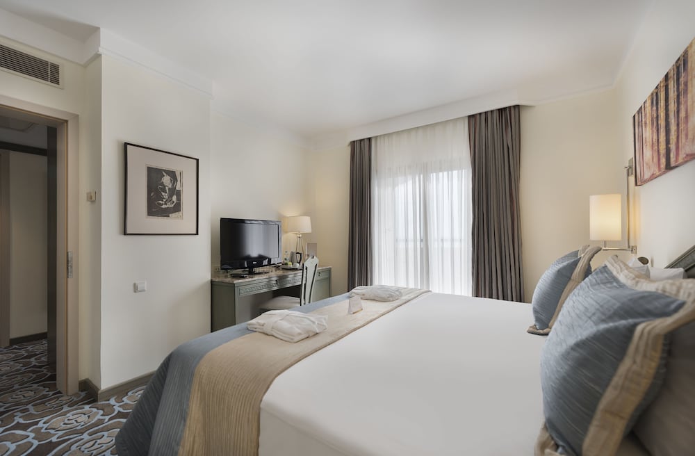 Junior Suite, 1 Double Bed with Sofa bed, Sea View