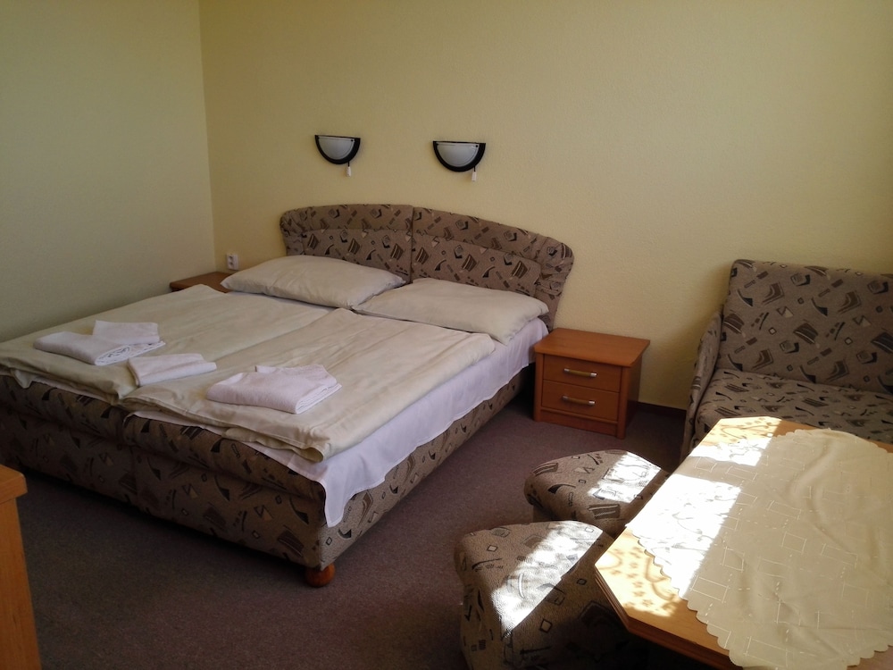 Double or Twin Room photo 2