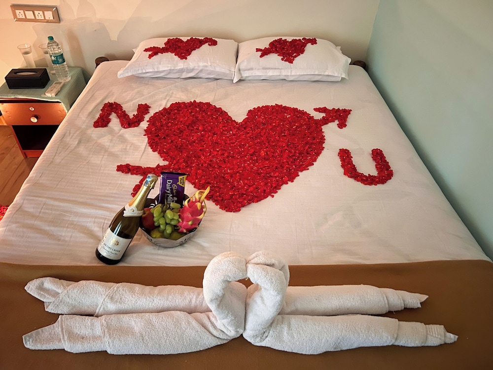 Deluxe Double Room, Balcony, Pool View